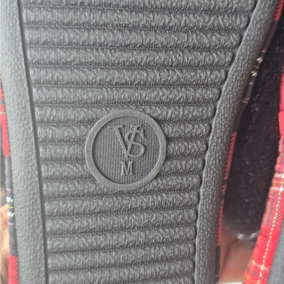 Victoria Secret Slippers Women Red/Black Plaid Fur Signature Mule Satin Sz M (8) - Picture 10 of 15